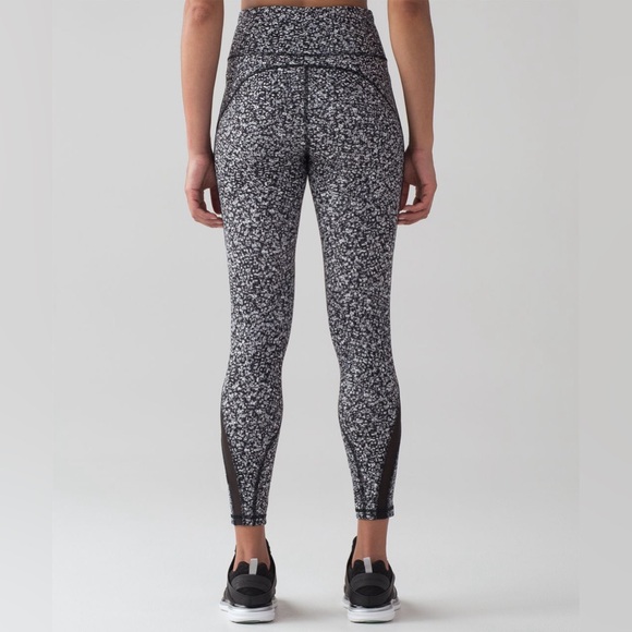 Lululemon black and white leggings White size 6 - Picture 2 of 7